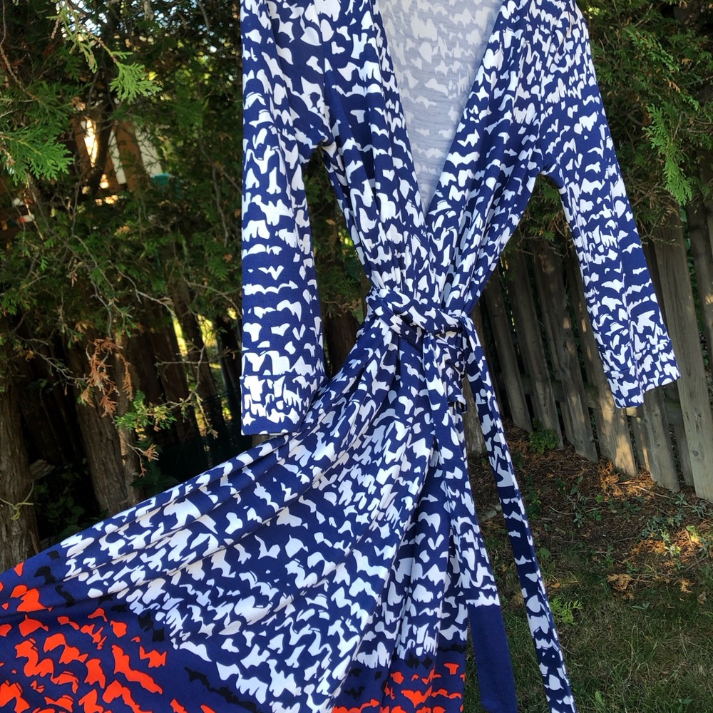 Diane Von Furstenberg New Julian Two Blue and White Silk Wrap Dress